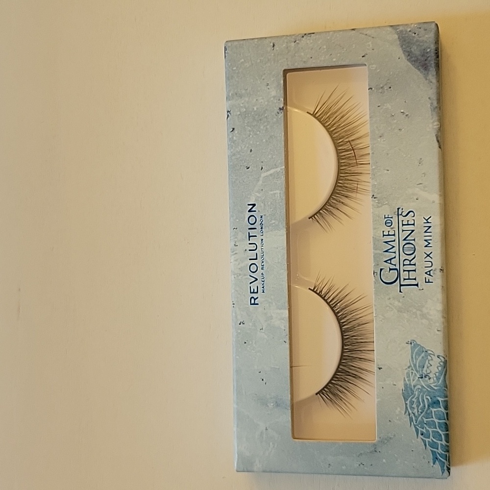 Lashes - Picture 2 of 4